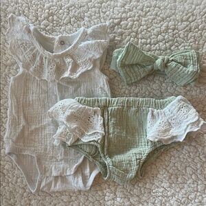 Rachel Zoe White and Green Baby Diaper Cover Set